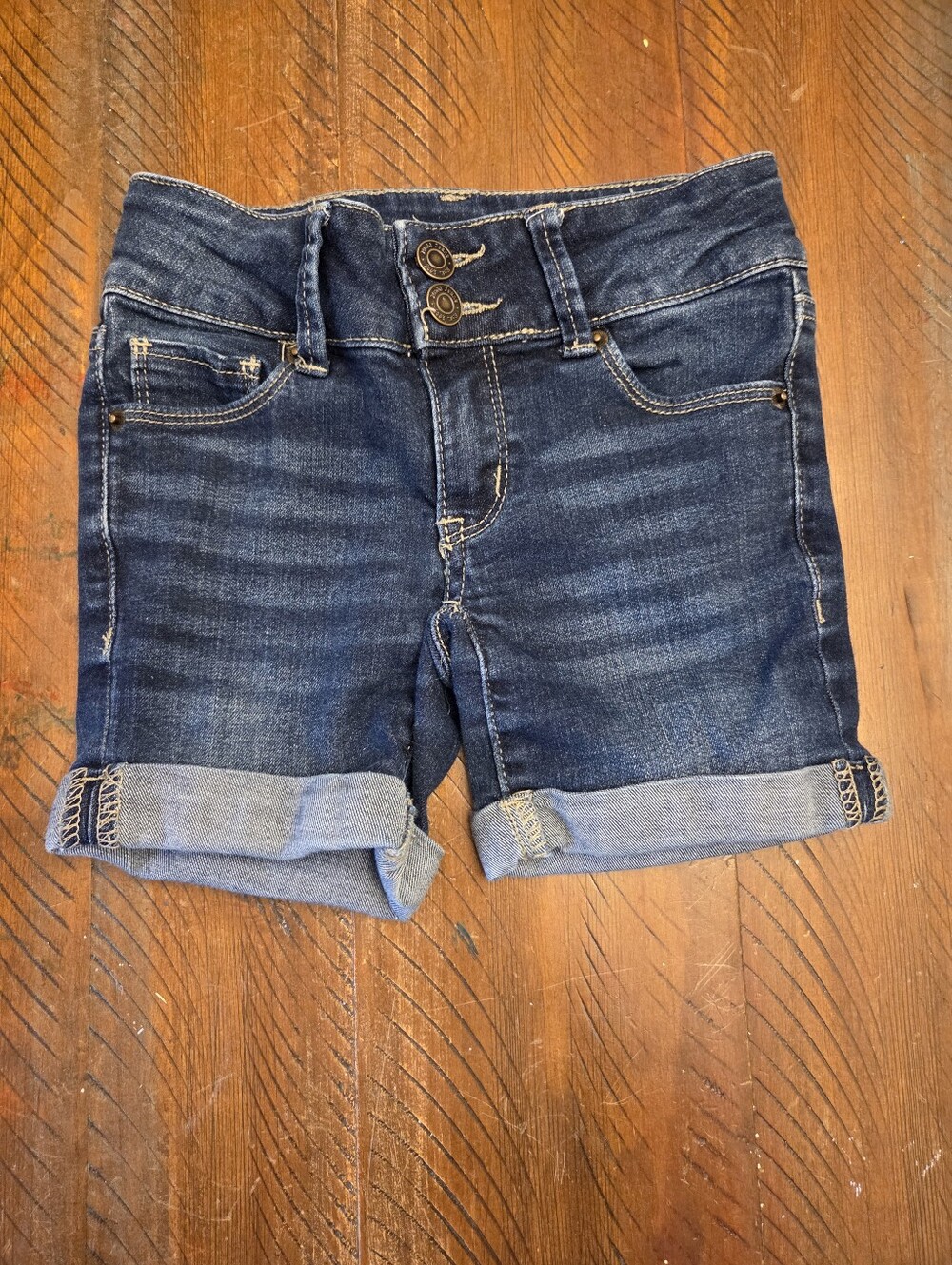 🎈2/$15 Girls' Mudd Bermuda Shorts 6